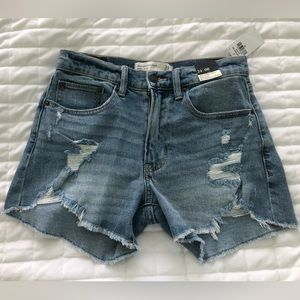 Abercrombie & Fitch Mid Rise Boyfriend Short Size 24/00